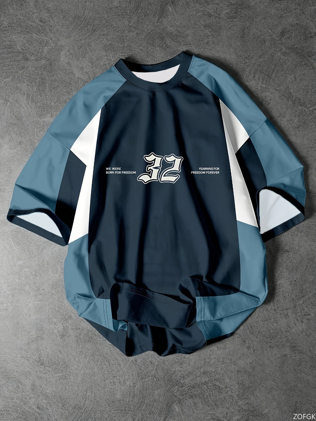 Short sleeve t-shirt with letter 32 print
