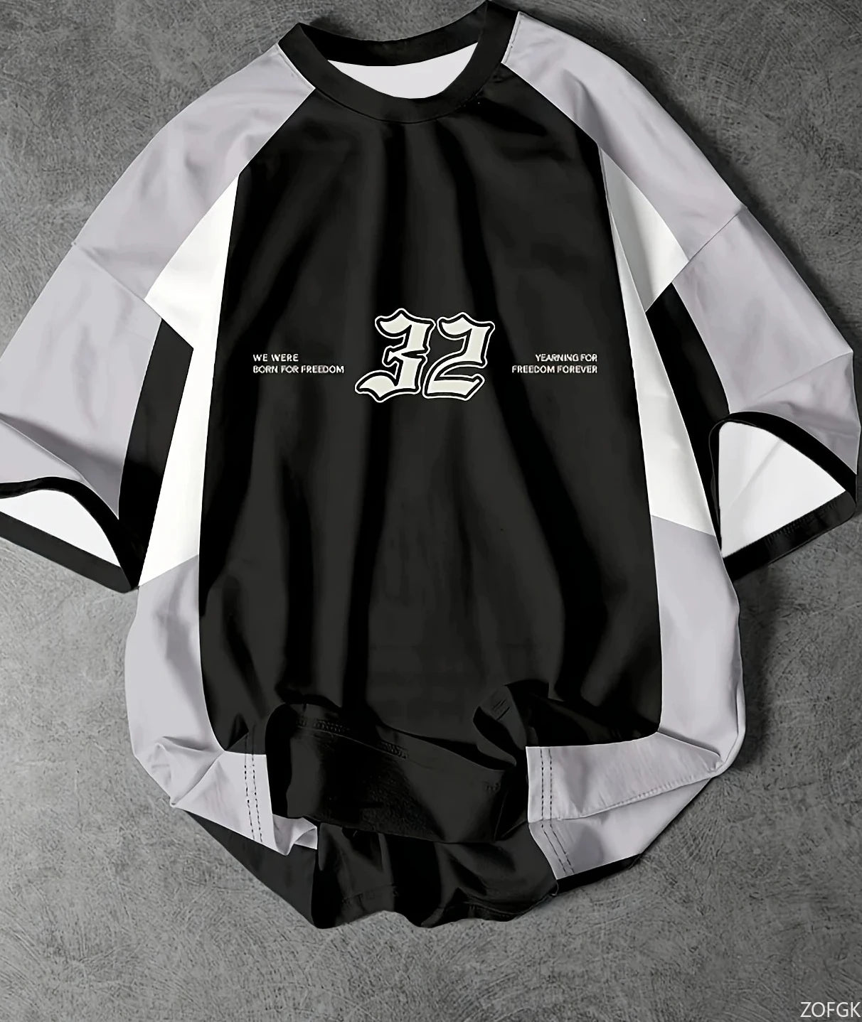 Short sleeve t-shirt with letter 32 print