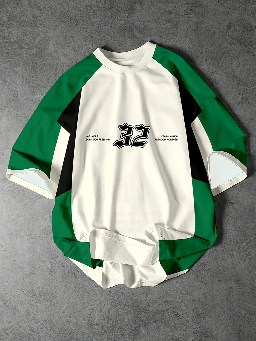 Short sleeve t-shirt with letter 32 print
